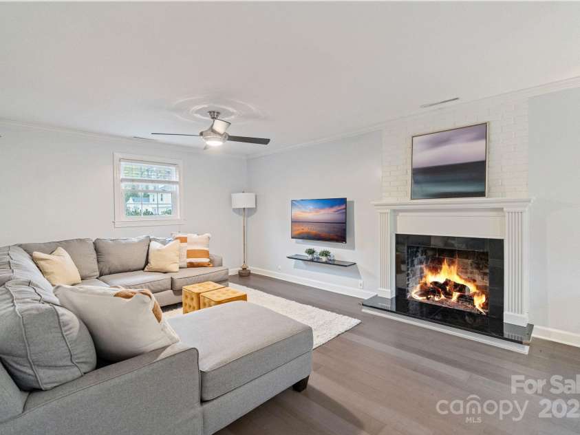 3808 Severn Avenue, Charlotte, NC 28210.  MLS# CAR4234793, YatesRealty ID 22740. 