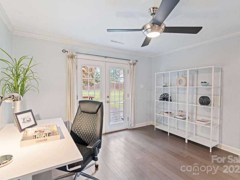 3808 Severn Avenue, Charlotte, NC 28210.  MLS# CAR4234793, YatesRealty ID 22740. 