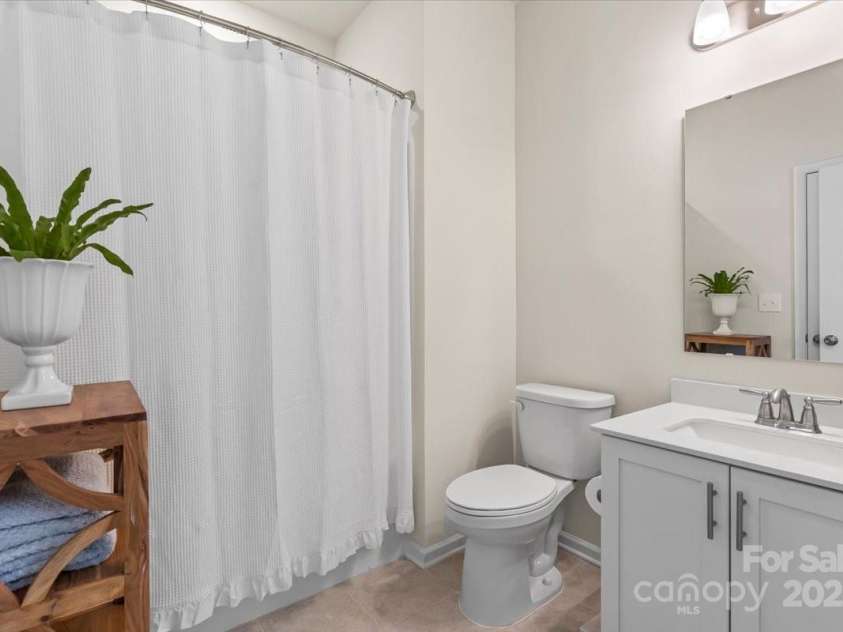 15018 Camus Court, Charlotte, NC 28227.  MLS# CAR4239703, YatesRealty ID 22741. LL Full Bath (en suite)