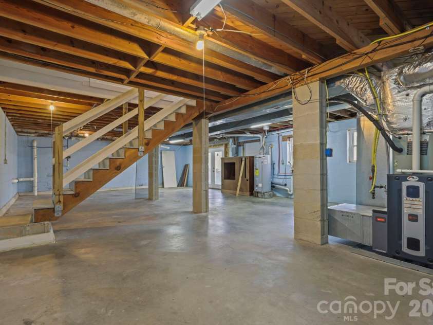 68 Lisam Way, Etowah, NC 28729.  MLS# CAR4324648, YatesRealty ID 22741. 