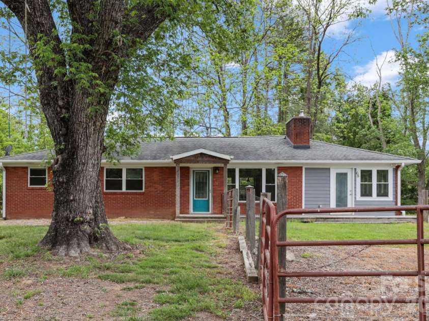 68 Lisam Way, Etowah, NC 28729.  MLS# CAR4324648, YatesRealty ID 22741. 