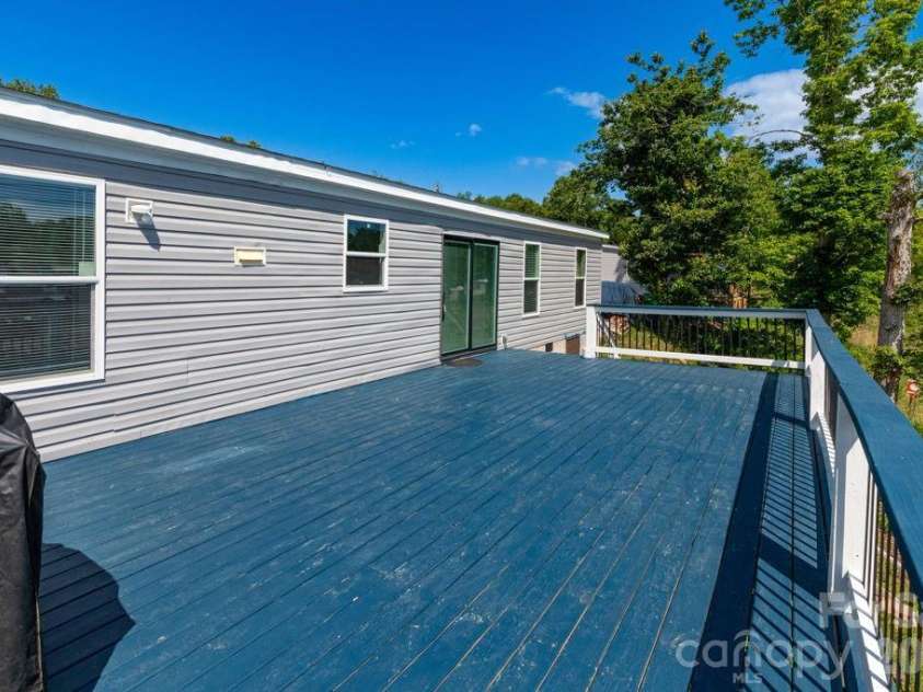 84 Hazelwood Road, Asheville, NC 28806.  MLS# CAR4381398, YatesRealty ID 22743. 