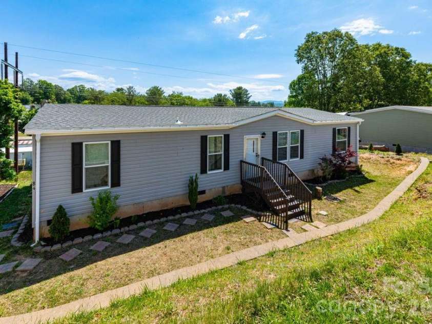84 Hazelwood Road, Asheville, NC 28806.  MLS# CAR4381398, YatesRealty ID 22743. 