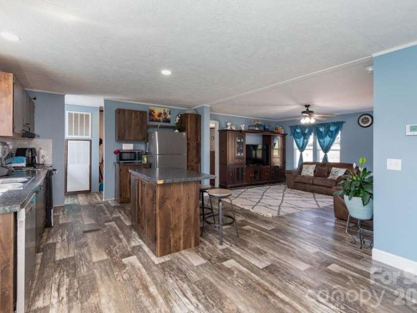 84 Hazelwood Road, Asheville, NC 28806.  MLS# CAR4381398, YatesRealty ID 22743. 