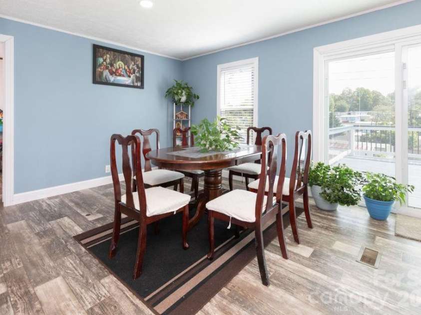 84 Hazelwood Road, Asheville, NC 28806.  MLS# CAR4381398, YatesRealty ID 22743. 
