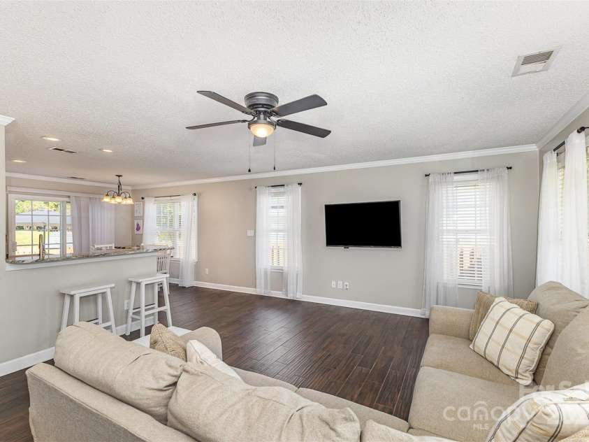 197 Devon Forest Drive, Mooresville, NC 28115.  MLS# CAR4257571, YatesRealty ID 22744. 