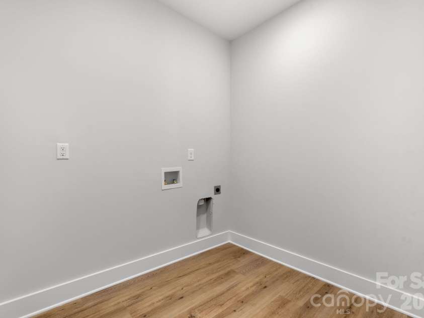 1213 Creekside Drive, Conover, NC 28613.  MLS# CAR4357699, YatesRealty ID 22746. 