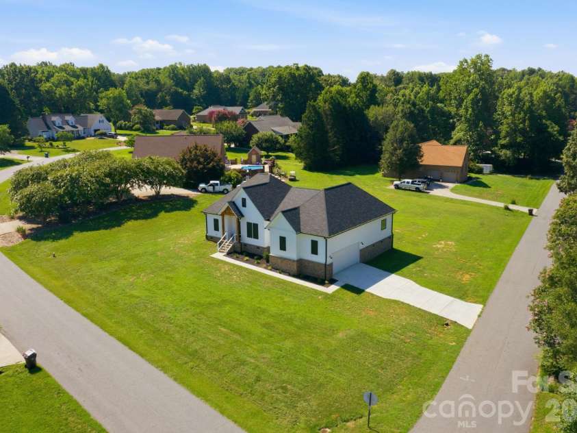 1213 Creekside Drive, Conover, NC 28613.  MLS# CAR4404512, YatesRealty ID 22746. 