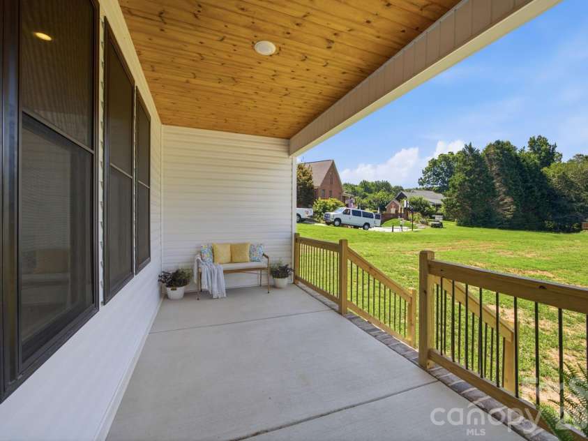 1213 Creekside Drive, Conover, NC 28613.  MLS# CAR4404512, YatesRealty ID 22746. 