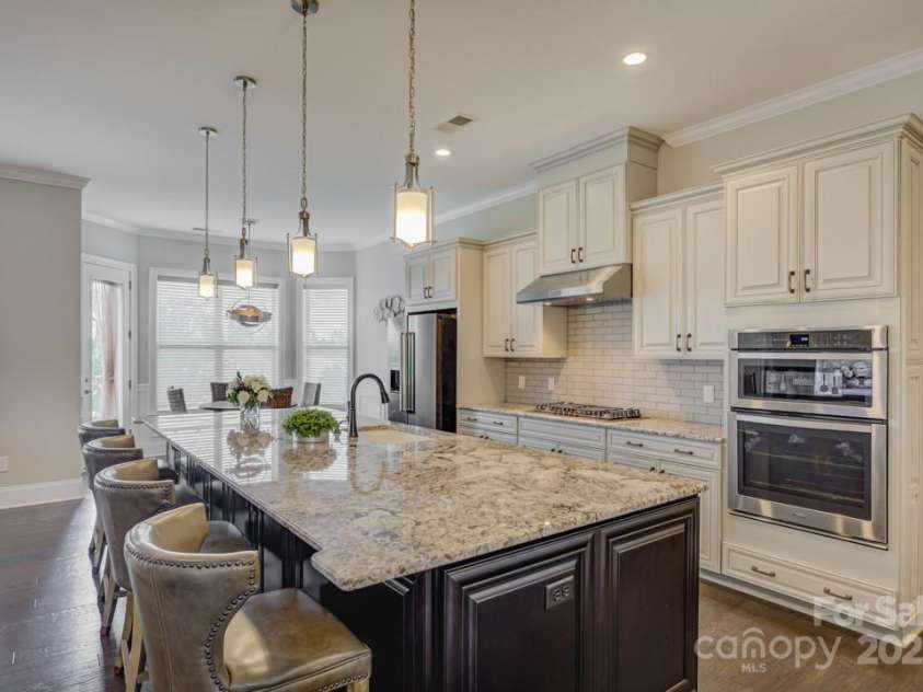 14503 Crest Court, Charlotte, NC 28278.  MLS# CAR4258571, YatesRealty ID 22747. 