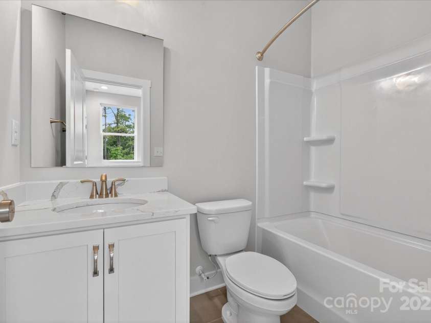 412 Nathaniel Way, Charlotte, NC 28213.  MLS# CAR4252865, YatesRealty ID 22748. Bath 3 (1st Floor)