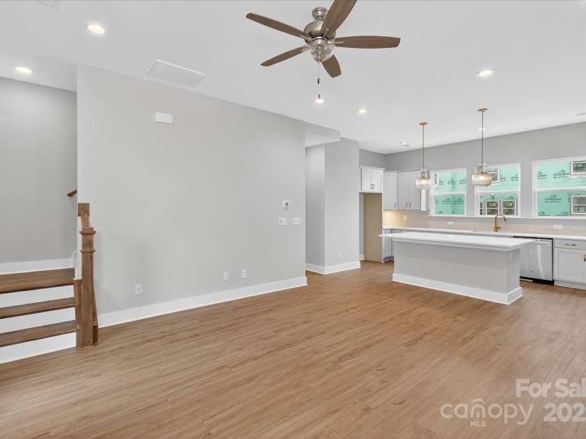 412 Nathaniel Way, Charlotte, NC 28213.  MLS# CAR4252865, YatesRealty ID 22748. Family Room/Kitchen