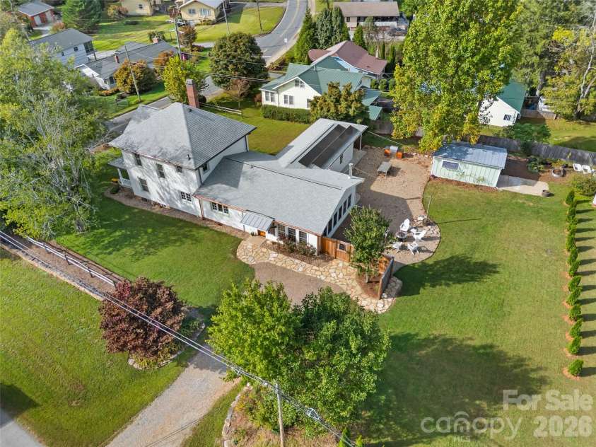 505 Country Club Road, Brevard, NC 28712.  MLS# CAR4311828, YatesRealty ID 2275. 