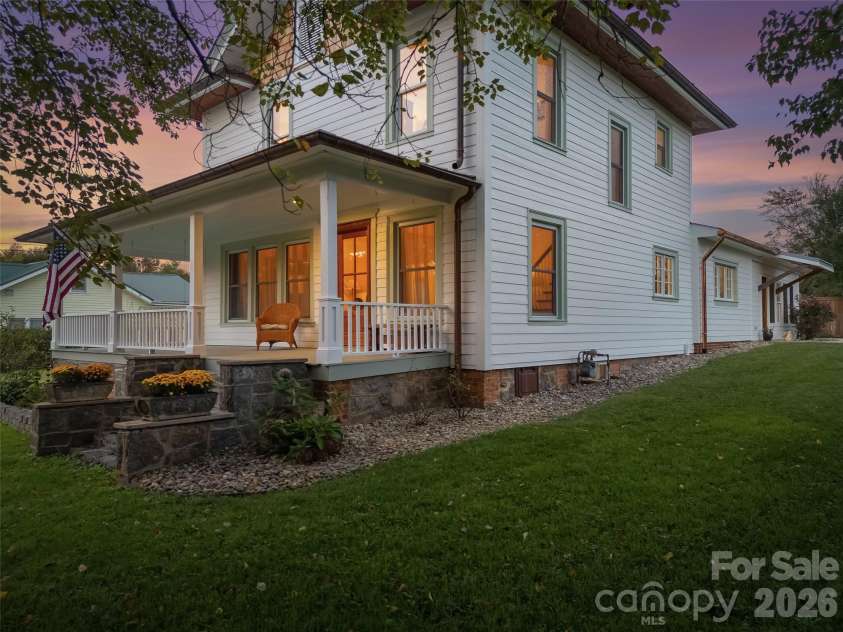 505 Country Club Road, Brevard, NC 28712.  MLS# CAR4311828, YatesRealty ID 2275. 