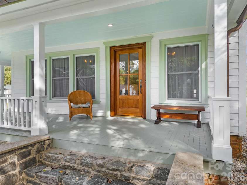 505 Country Club Road, Brevard, NC 28712.  MLS# CAR4311828, YatesRealty ID 2275. 