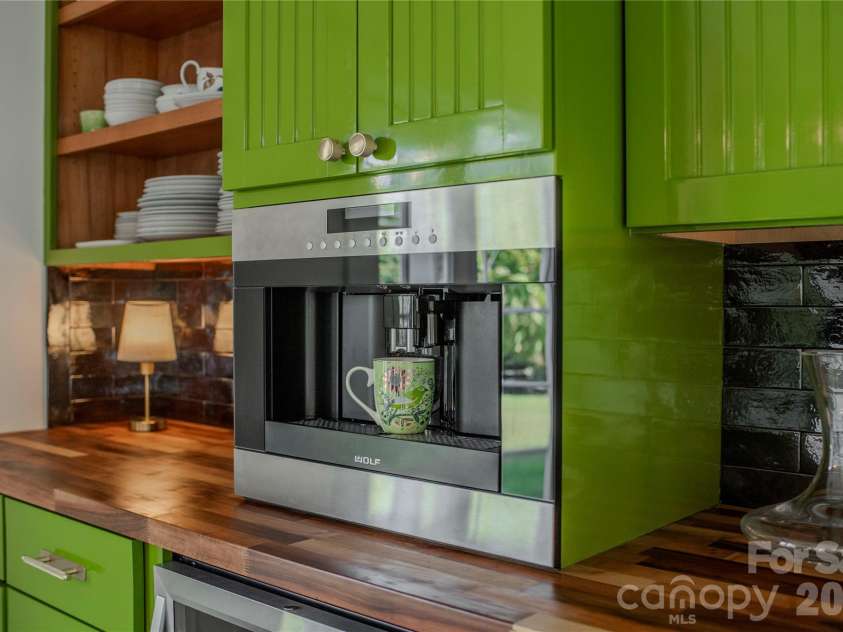 505 Country Club Road, Brevard, NC 28712.  MLS# CAR4311828, YatesRealty ID 2275. 