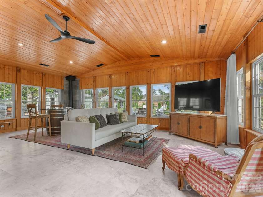 505 Country Club Road, Brevard, NC 28712.  MLS# CAR4311828, YatesRealty ID 2275. 