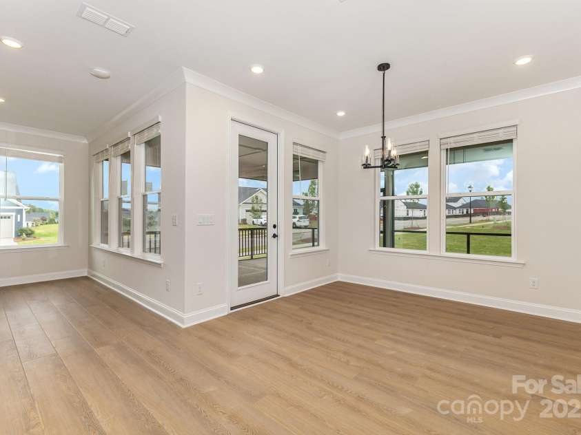 1818 Winding Mist Drive, Belmont, NC 28012.  MLS# CAR4263927, YatesRealty ID 22750. Upgraded flooring throughout.