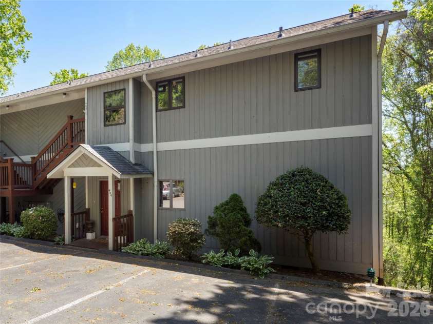 408 Windswept Drive, Asheville, NC 28801.  MLS# CAR4374241, YatesRealty ID 22750. 408 Windswept