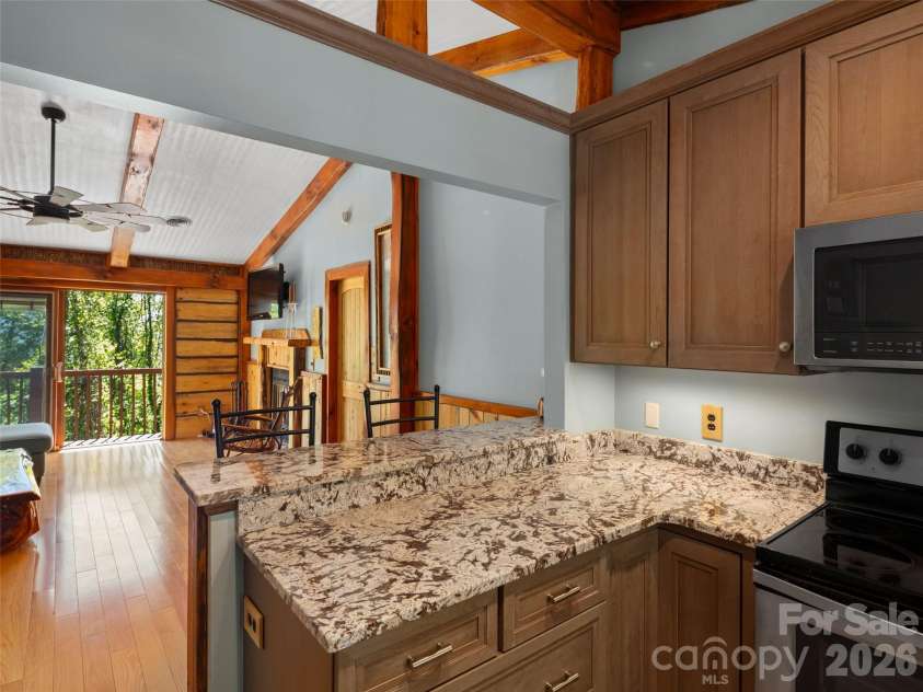 408 Windswept Drive, Asheville, NC 28801.  MLS# CAR4374241, YatesRealty ID 22750. 