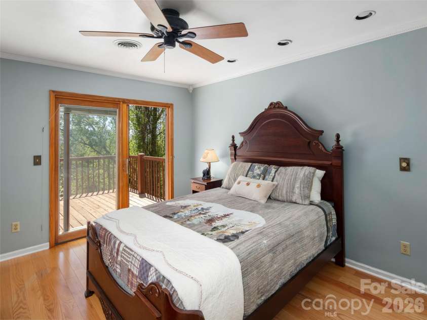 408 Windswept Drive, Asheville, NC 28801.  MLS# CAR4374241, YatesRealty ID 22750. 
