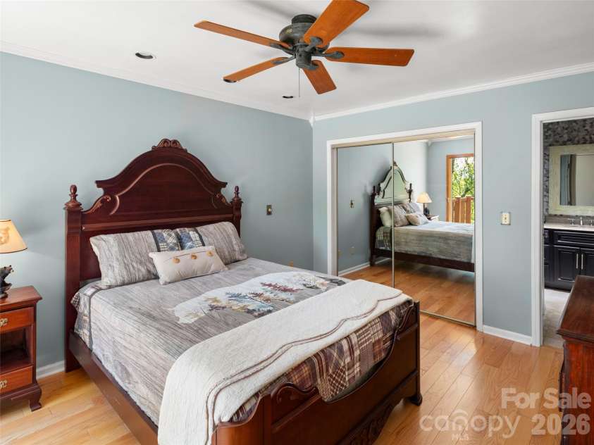 408 Windswept Drive, Asheville, NC 28801.  MLS# CAR4374241, YatesRealty ID 22750. 