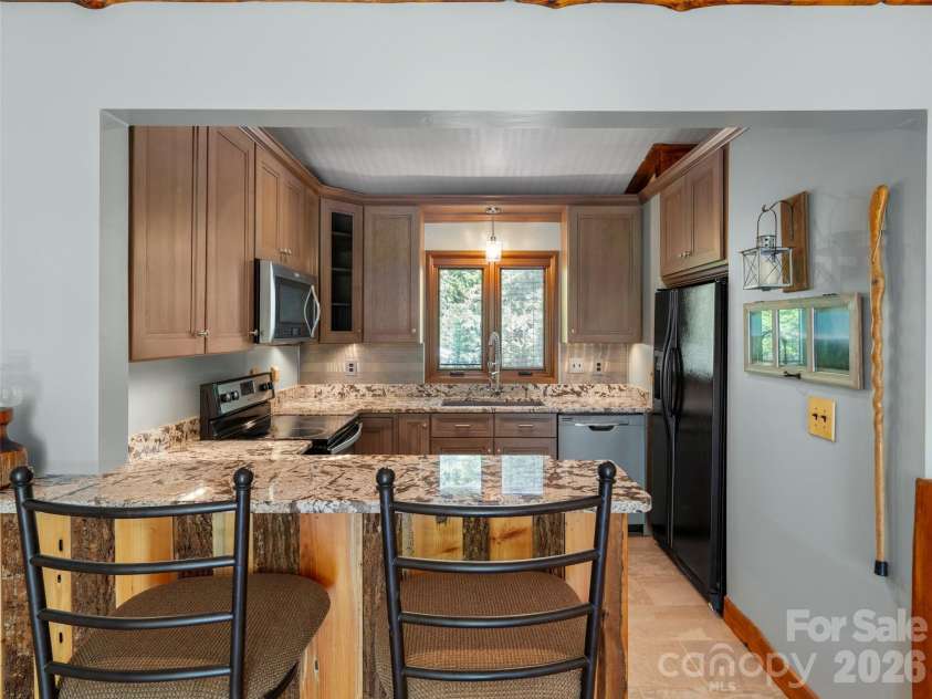 408 Windswept Drive, Asheville, NC 28801.  MLS# CAR4374241, YatesRealty ID 22750. Updated Kitchen!