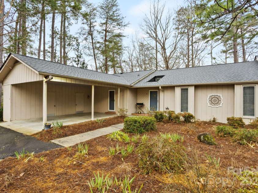 55 Diamond Ridge Lane, Columbus, NC 28722.  MLS# CAR4311439, YatesRealty ID 22751. 