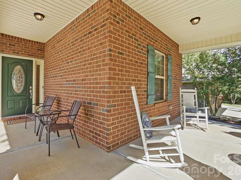 6144 Silver Chime Way, Huntersville, NC 28078.  MLS# CAR4379703, YatesRealty ID 22751. Large covered front porch