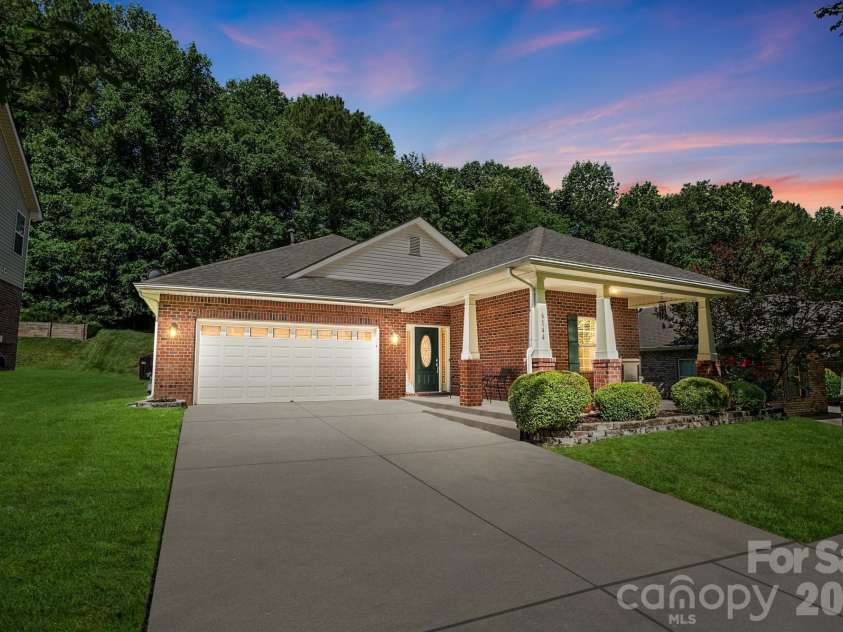6144 Silver Chime Way, Huntersville, NC 28078.  MLS# CAR4379703, YatesRealty ID 22751. Welcome