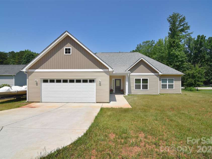 2318 Riverside Drive, Lexington, NC 27292.  MLS# CAR4270284, YatesRealty ID 22752. 