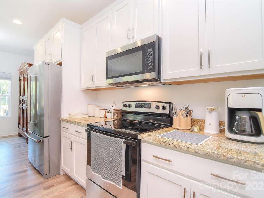 2318 Riverside Drive, Lexington, NC 27292.  MLS# CAR4270284, YatesRealty ID 22752. 