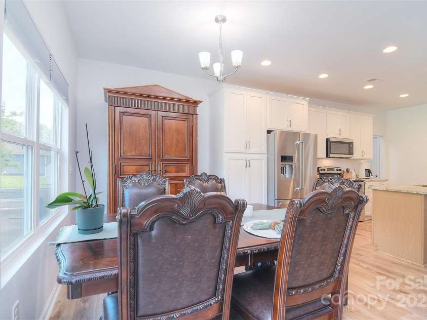 2318 Riverside Drive, Lexington, NC 27292.  MLS# CAR4270284, YatesRealty ID 22752. 