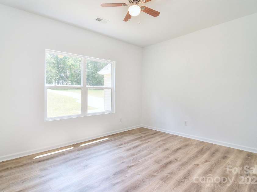 2318 Riverside Drive, Lexington, NC 27292.  MLS# CAR4270284, YatesRealty ID 22752. 