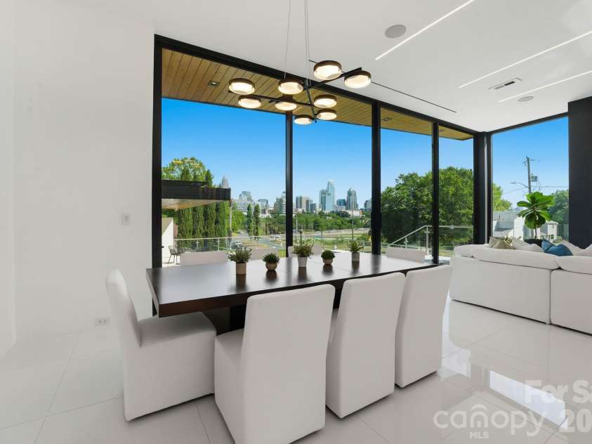 304 Frazier Avenue, Charlotte, NC 28216.  MLS# CAR4380694, YatesRealty ID 22752. Dining with a view.