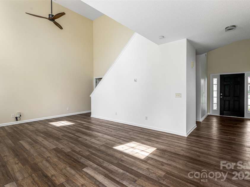 89 Woodfern Road, Fletcher, NC 28732.  MLS# CAR4271287, YatesRealty ID 22753. 