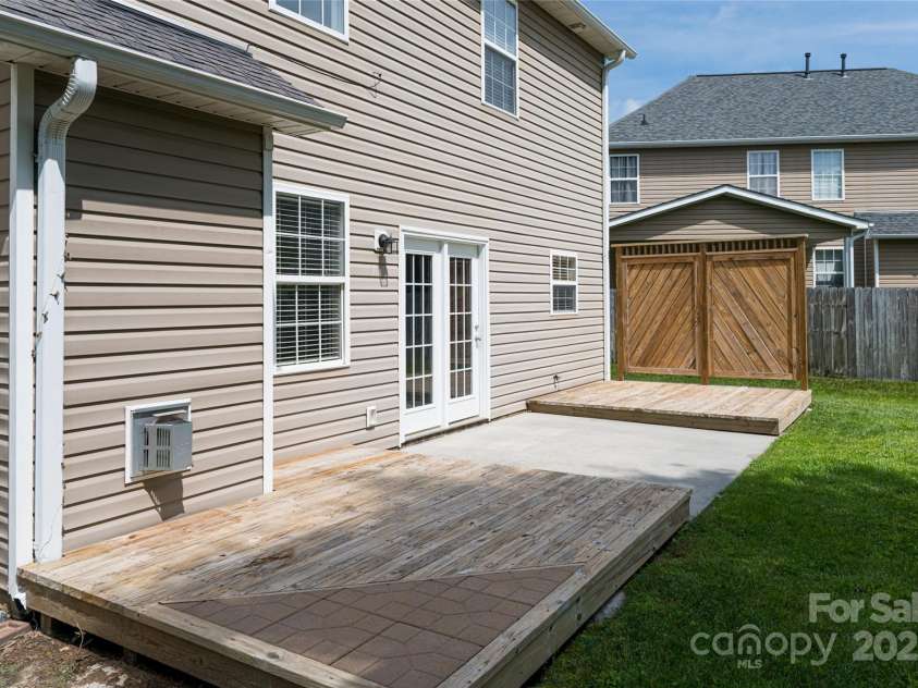 89 Woodfern Road, Fletcher, NC 28732.  MLS# CAR4271287, YatesRealty ID 22753. 