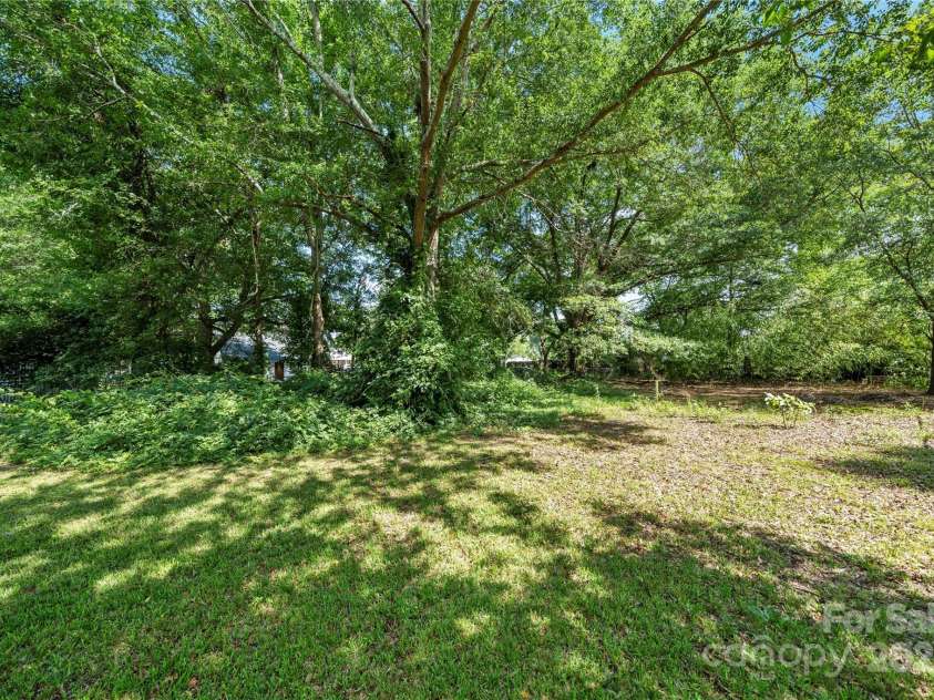 124 Marion Street, Clover, SC 29710.  MLS# CAR4270324, YatesRealty ID 22754. 