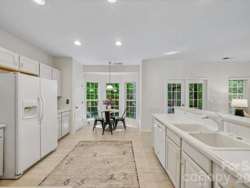 2520 Thornfield Road, Charlotte, NC 28273.  MLS# CAR4381787, YatesRealty ID 22754. 