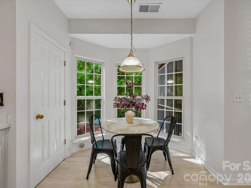 2520 Thornfield Road, Charlotte, NC 28273.  MLS# CAR4381787, YatesRealty ID 22754. 