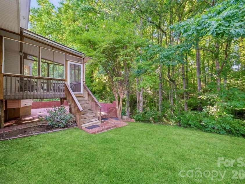 2520 Thornfield Road, Charlotte, NC 28273.  MLS# CAR4381787, YatesRealty ID 22754. 