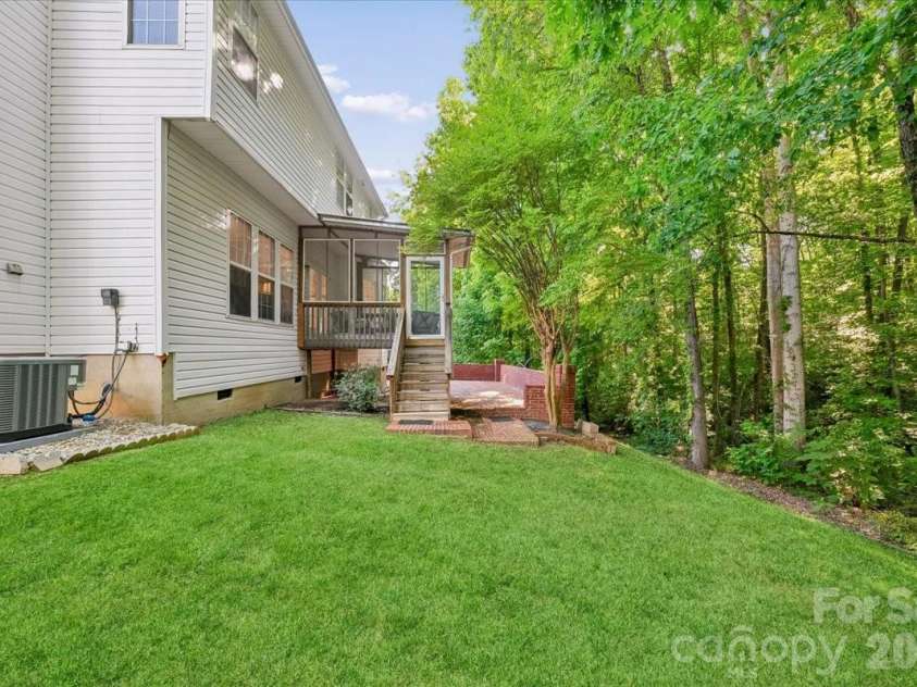 2520 Thornfield Road, Charlotte, NC 28273.  MLS# CAR4381787, YatesRealty ID 22754. 
