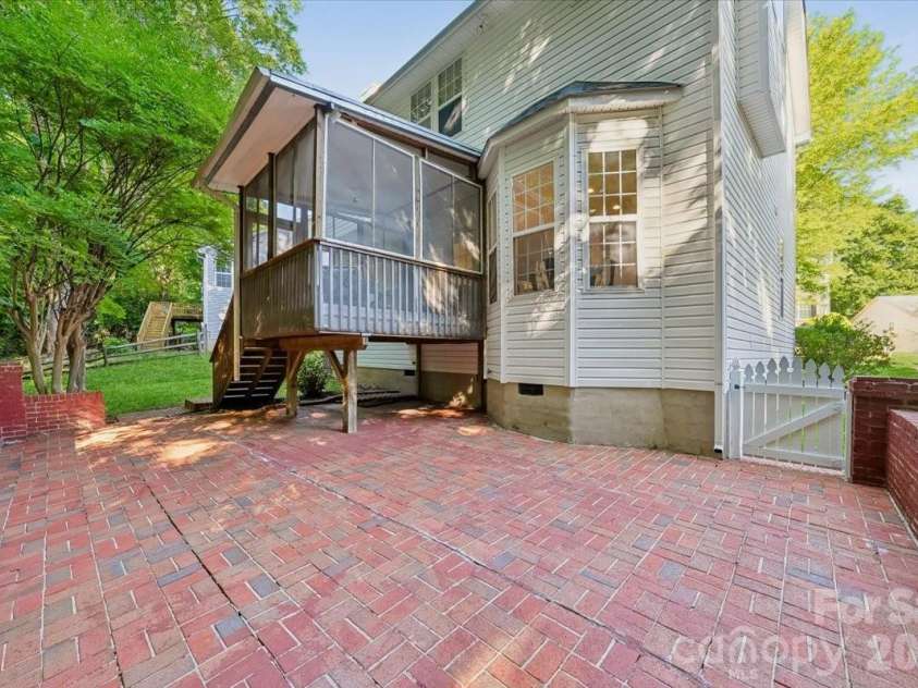 2520 Thornfield Road, Charlotte, NC 28273.  MLS# CAR4381787, YatesRealty ID 22754. 
