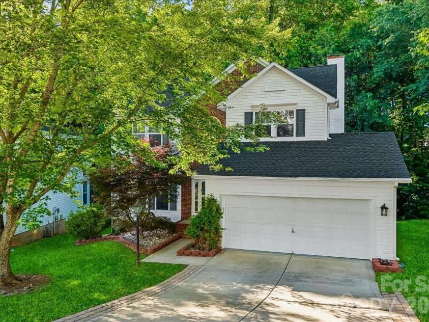 2520 Thornfield Road, Charlotte, NC 28273.  MLS# CAR4381787, YatesRealty ID 22754. 