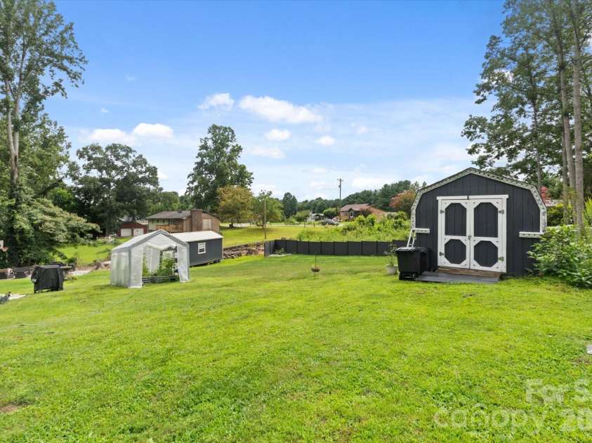 100 Victoria Springs Drive, Flat Rock, NC 28731.  MLS# CAR4411140, YatesRealty ID 22755. 