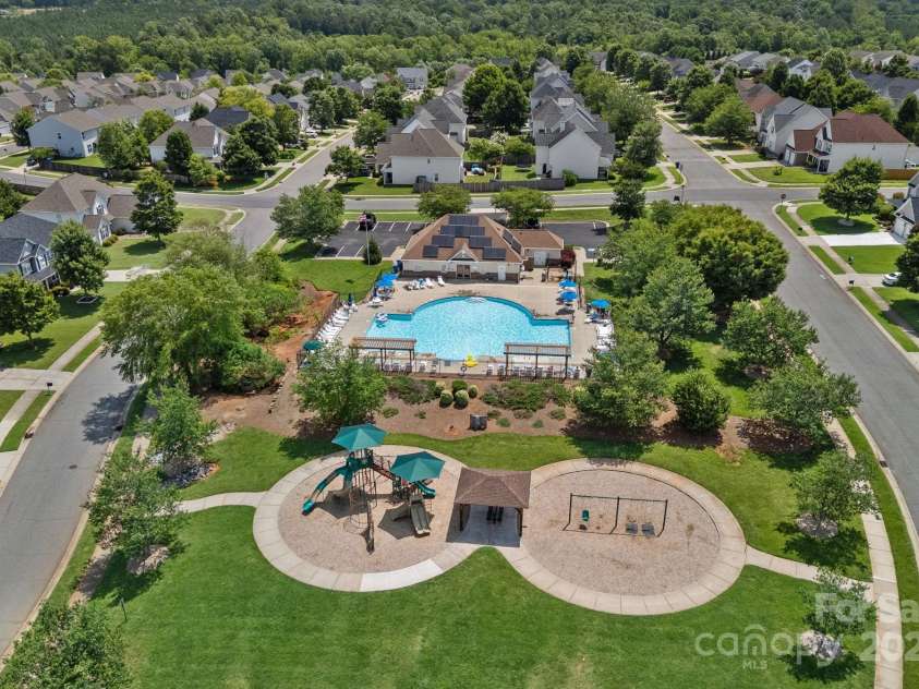 321 Almora Loop, Mooresville, NC 28115.  MLS# CAR4269481, YatesRealty ID 22755. Neighborhood amenities include pool, clubhouse, playground and picnic area