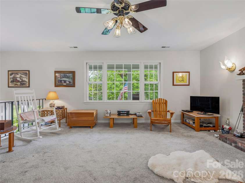 208 Applecross Lane, Hendersonville, NC 28791.  MLS# CAR4381459, YatesRealty ID 22756. 