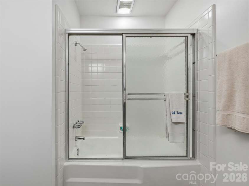 208 Applecross Lane, Hendersonville, NC 28791.  MLS# CAR4381459, YatesRealty ID 22756. 