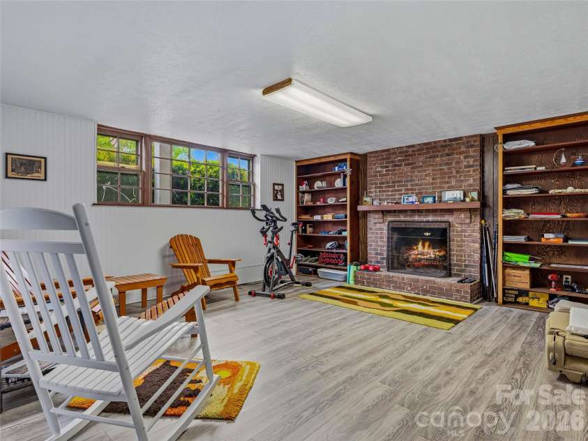 208 Applecross Lane, Hendersonville, NC 28791.  MLS# CAR4381459, YatesRealty ID 22756. 