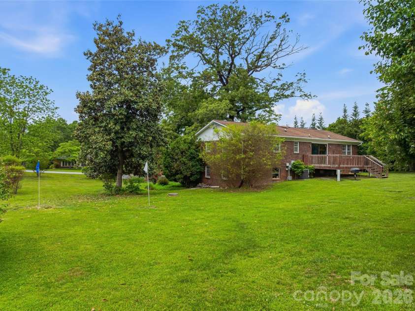 208 Applecross Lane, Hendersonville, NC 28791.  MLS# CAR4381459, YatesRealty ID 22756. 